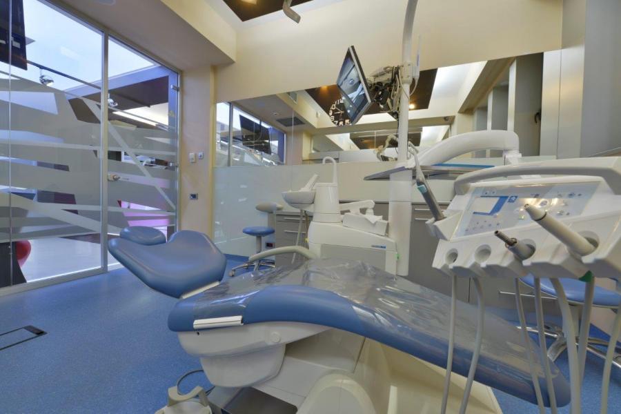 CPB3186 Imagini din clinica stomatologica DentalMed Luxury Marriott