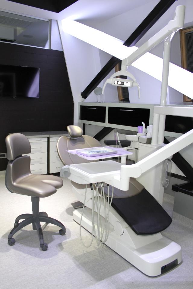 cab%208 11%20032 Imagini din clinica stomatologica DentalMed Luxury Marriott