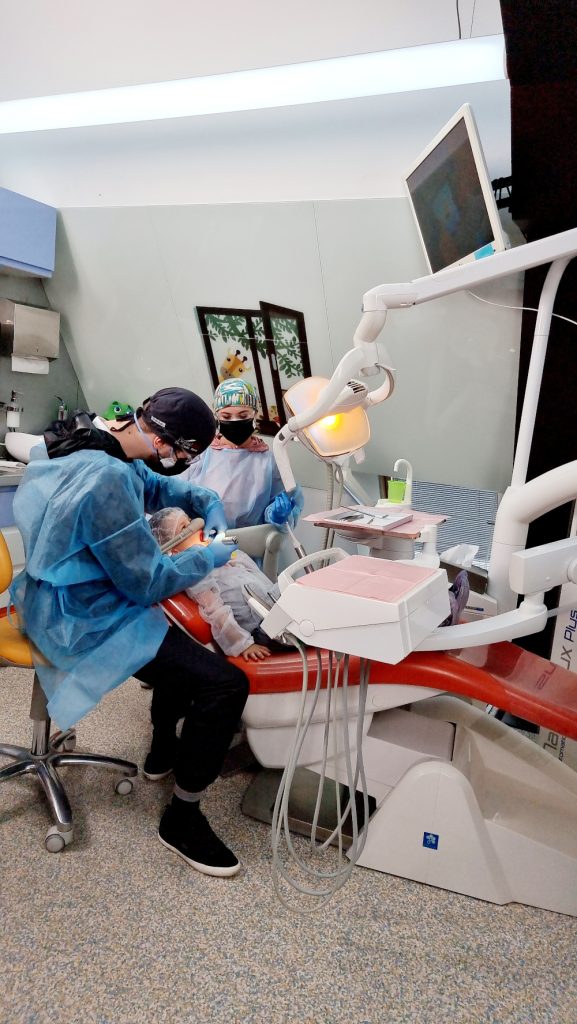20210409 150635 2 Anestezie dentara si sedare pentru copii in cabinetul stomatologic