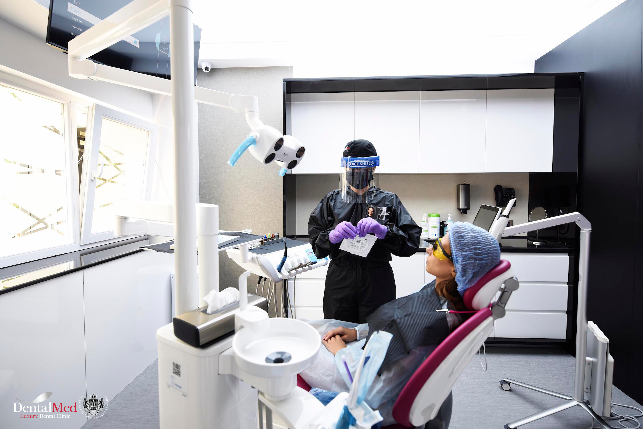 RD22622 Imagini din Clinica Stomatologica DentalMed Luxury Primaverii
