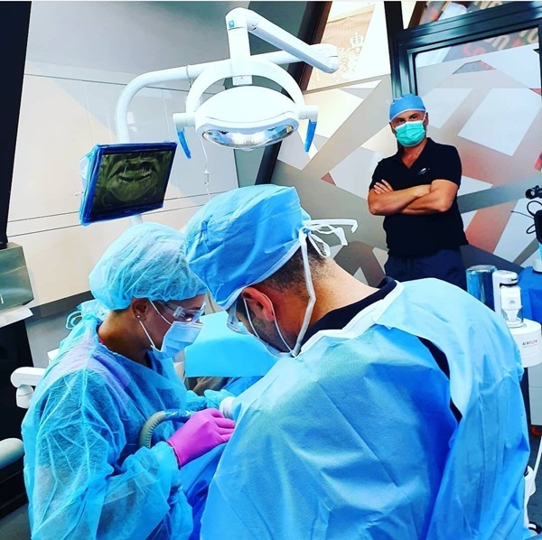 one stage surgery Ce înseamnă ESG într-o clinică stomatologică de top. Grija față de oamenii de astăzi și de mâine în clinicile DentalMed Luxury!