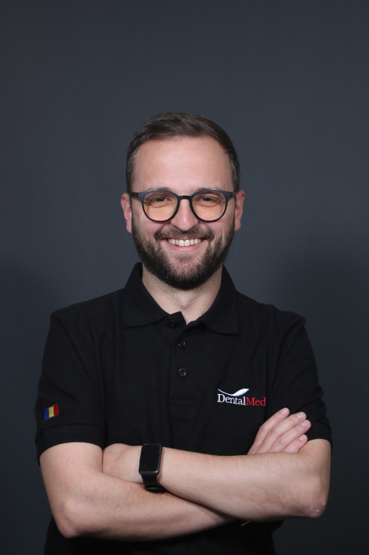 Dr. Tomi Pavlosky
