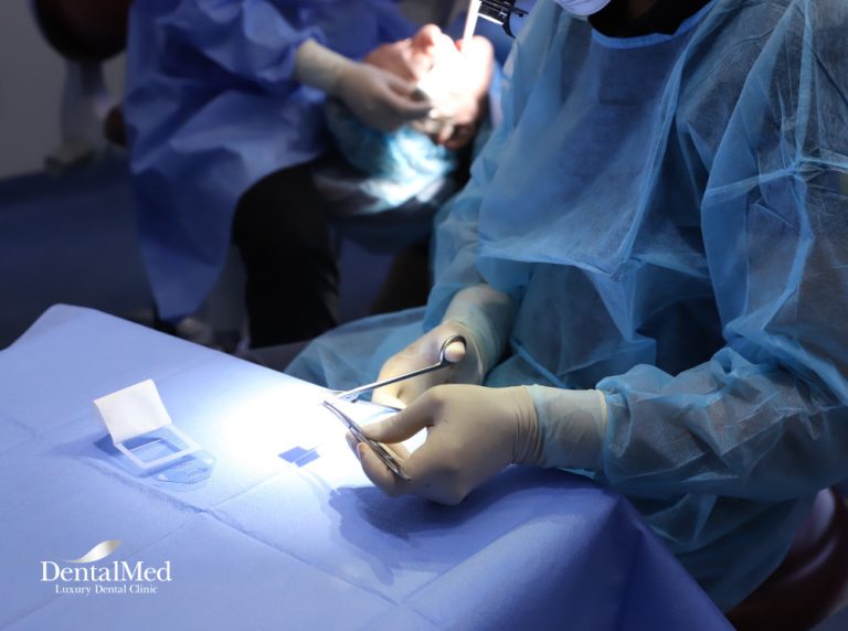 Parodontolog bun Bucuresti La ce trebuie să fim atenți când căutăm un medic parodontolog bun în București?