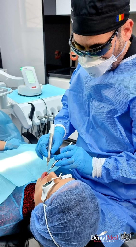 laser La ce trebuie să fim atenți când căutăm un medic parodontolog bun în București?