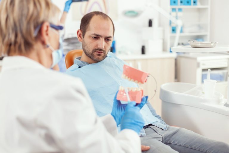 implantul dentar se misca vede 1 Se mișcă sau mi se vede implantul dentar