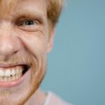 Bruxismul diurn: de ce încleștezi dinții fără să îți dai seama 3 bruxismul diurn 1 Bruxismul diurn: de ce încleștezi dinții fără să îți dai seama