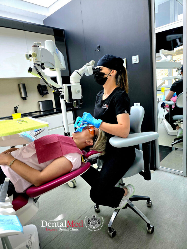 De ce doare un dinte fără nerv? Cauze și semne că trebuie să mergi la medic 1 de ce doare un dinte fara nerv 2 De ce doare un dinte fără nerv? Cauze și semne că trebuie să mergi la medic