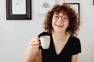 fatetele dentare se pot pata 1 Fațetele dentare se pot păta? Adevărul despre cafea, vin roșu și alte alimente intens colorate