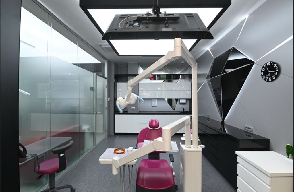 Clinică stomatologică cu 15 cabinete la granița Sector 5 - Sector 6, lângă JW Marriott 8 cabinet stomatologic sector 5 sector 6 1 Clinică stomatologică cu 15 cabinete la granița Sector 5 - Sector 6, lângă JW Marriott
