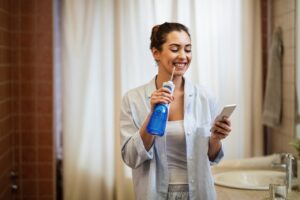 Când este recomandat un duș bucal și cum îl folosești corect 3 cand este recomandat un dus bucal 1 Când este recomandat un duș bucal și cum îl folosești corect