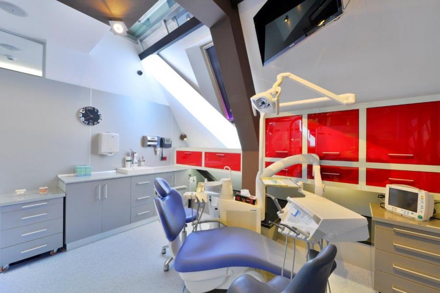 CPB9550 Imagini din clinica stomatologica DentalMed Luxury Marriott