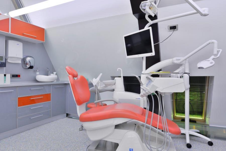 CPB9604 Imagini din clinica stomatologica DentalMed Marriott