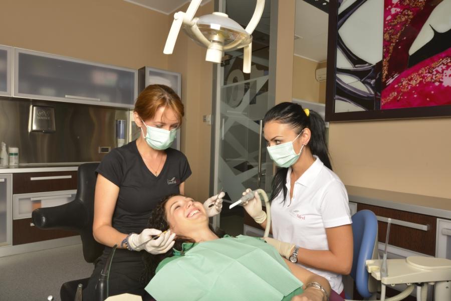 cpb3009 Imagini din clinica stomatologica DentalMed Luxury Marriott