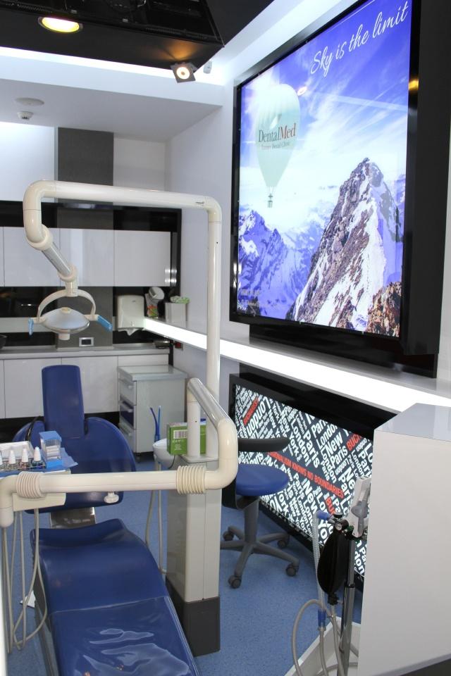 cab%208 11%20004 Imagini din clinica stomatologica DentalMed Luxury Marriott
